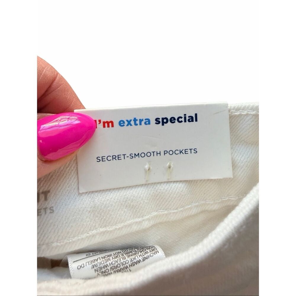 Old Navy White Denim Shorts Women 6 High Rise OG Straight Applique Patchwork NEW - Picture 9 of 9
